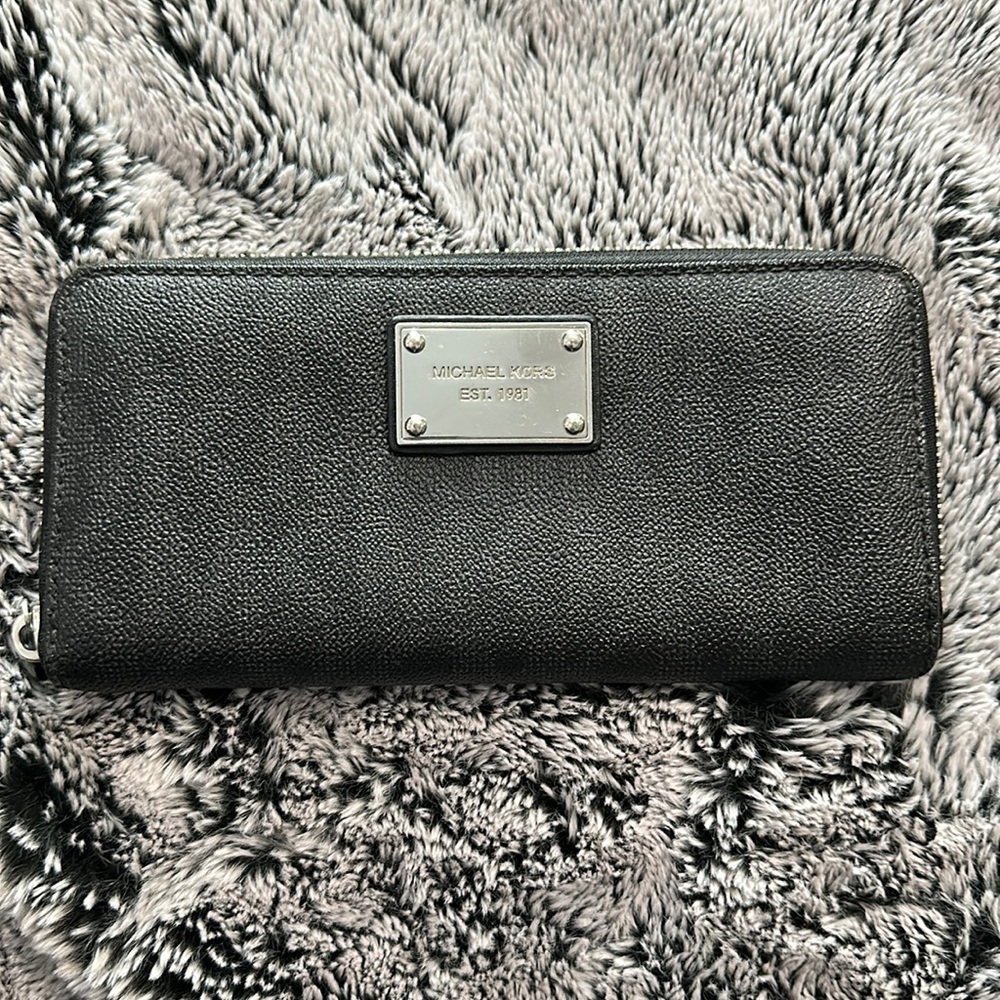 Large black Michael kors wallet
